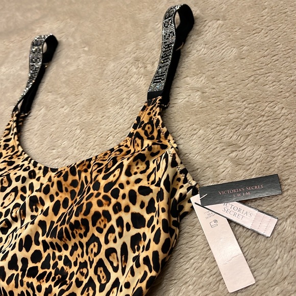 VICTORIA’S SECRET Bling It Leopard One Piece Swimsuit - Picture 7 of 10